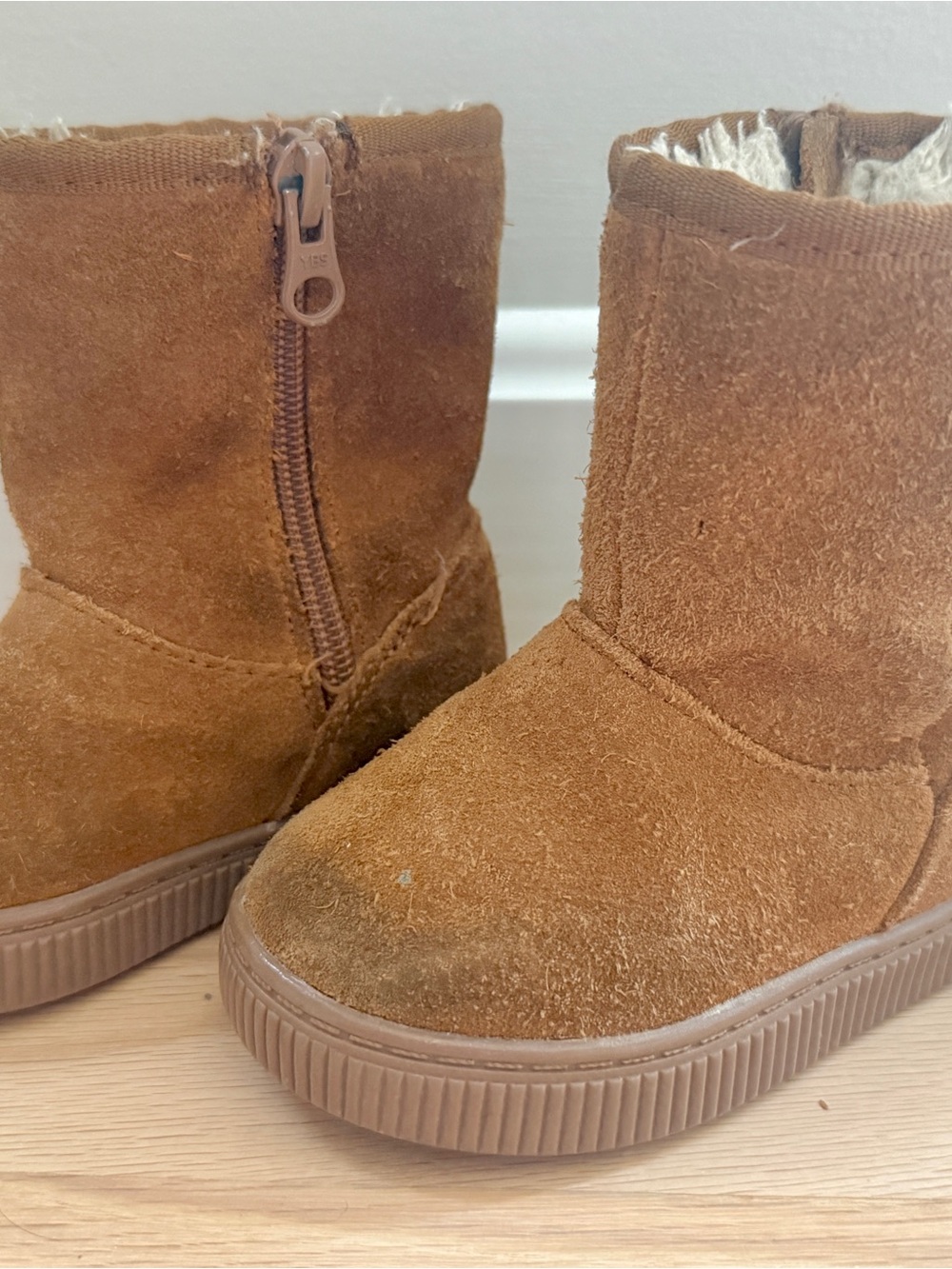 Cat & Jack Brown Suede is Kids Winter Zip Boots, size 5